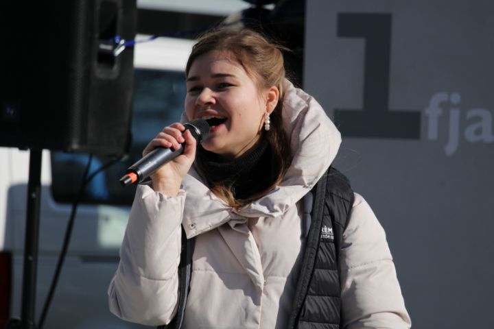 Veszprémi Karnevál a belvárosban: „Maradj otthon, majd mi megyünk!” program a VIP pavilon előtt