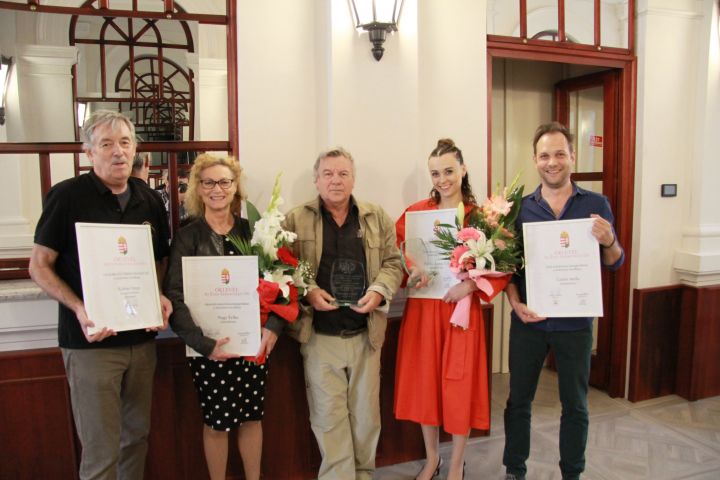 Jókai Színház gálája és társulati elismerései