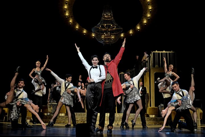 Szerelem, féltékenység és rengeteg humor - látványos revü-operettel indul az évad a Miskolci Nemzeti Színházban