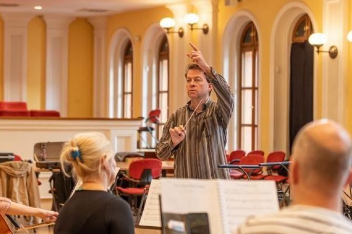 Ábrahám Pál, a műfaj megújítója