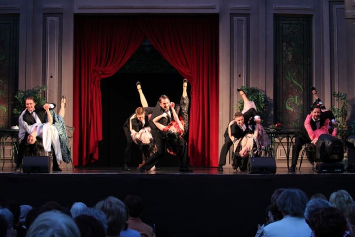 Operettpezsgés a IV. Veszprémi Rátonyi Róbert Operettfesztivál második napján