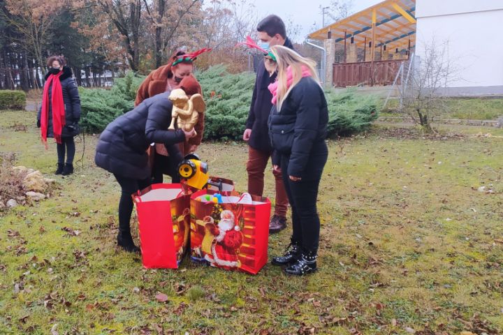 A Fenyveserdő Gyermekotthon lakóit leptük meg Mikulás alkalmából