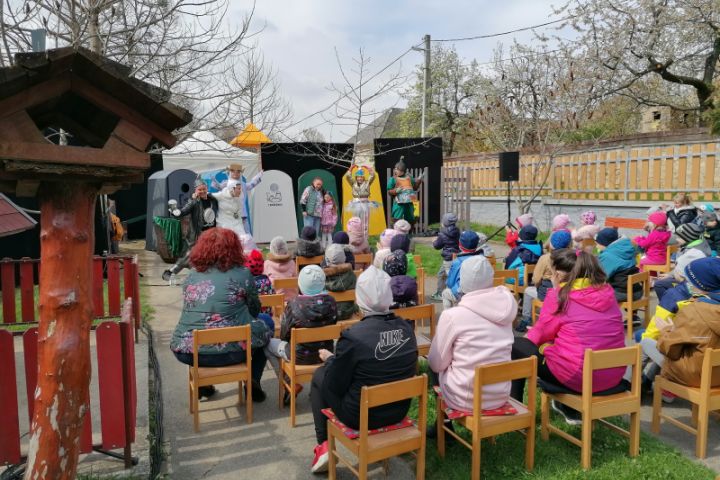 34 intézmény, közel 3000 ifjú néző: „Maradj az óvodában, iskolában, majd mi megyünk!” programsorozatunk