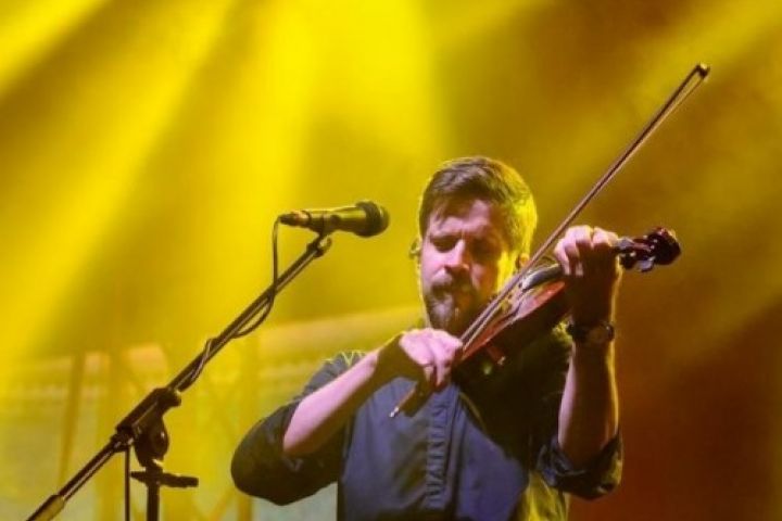 Évadnyitó rendezvényét tartotta a salgótarjáni Fő téren a Zenthe Ferenc Színház