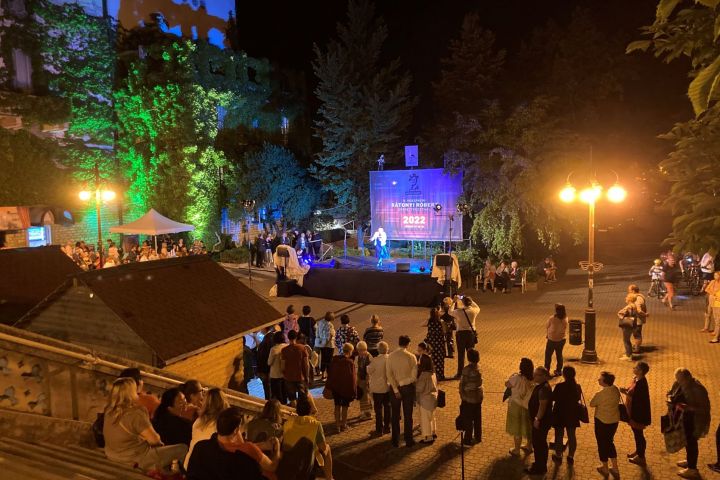 Tizedik BÉRLETEK ÉJSZAKÁJA – többszáz bérletvásárló, önfeledt együttlét sok régi és új bérletes!