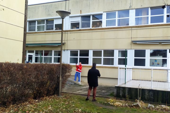 A Fenyveserdő Gyermekotthon lakóit leptük meg Mikulás alkalmából