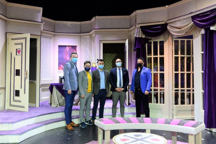 A képen balról jobbra: Bank Tamás, a budapesti Játékszín igazgatója, Szente Vajk, a Legénybúcsú írója, Kirják Róbert, a nyíregyházi teátrum direktora, Dr. Fülöp Péter, a kaposvári Csiky Gergely Színház igazgatója és Nagy Sándor, az új, koprodukcióban  meg