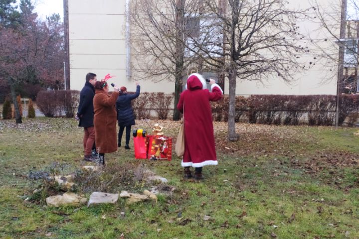 A Fenyveserdő Gyermekotthon lakóit leptük meg Mikulás alkalmából