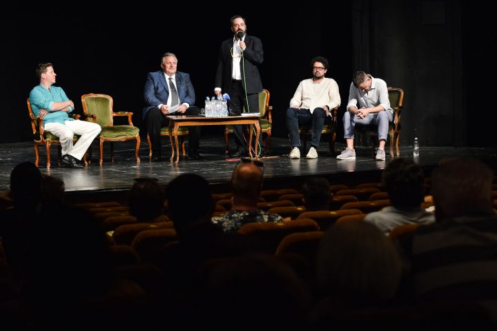 „Megtartani a közösséget a legnehezebb időkben is” – évadot zárt a miskolci színház