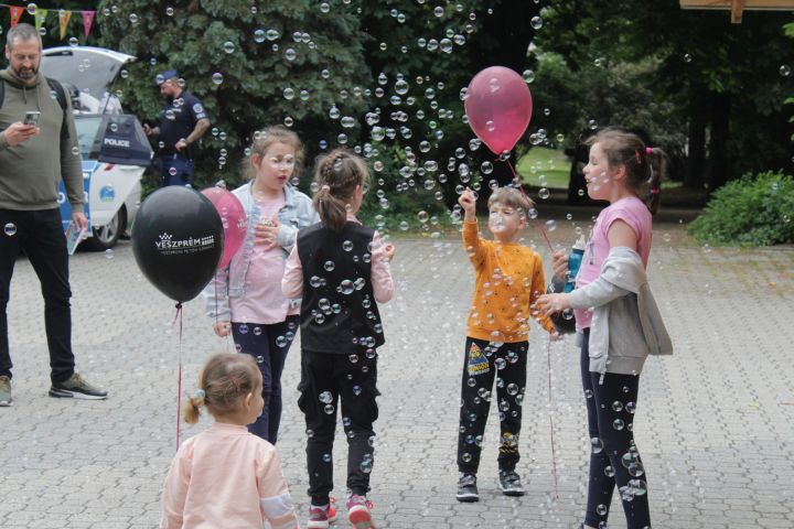 Vidámság-zene-tánc: Három napon át a Gyermekeket ünnepelte a Veszprémi Petőfi Színház!