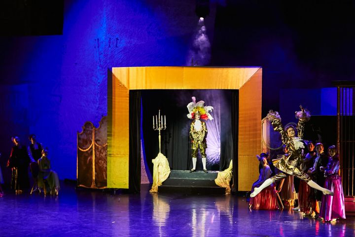 Farinelli: The show must go on