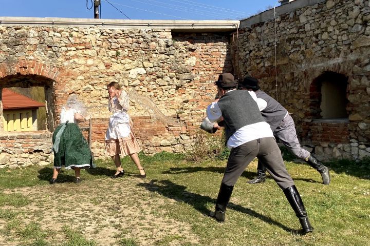 Hogy is volt? Húsvéti múltidézés a Veszprémi Petőfi Színházzal