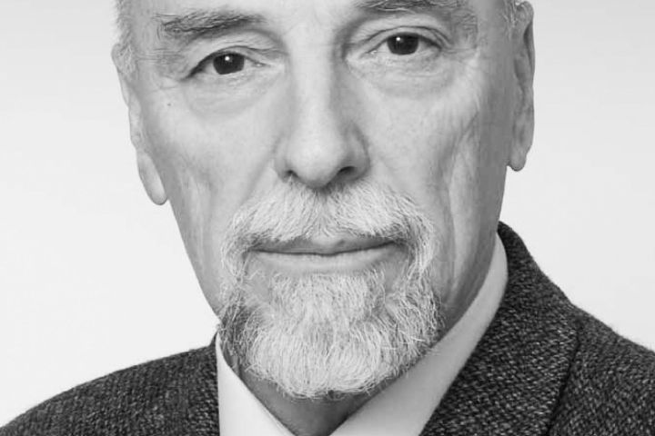 Megrendülten vettük tudomásul Konter László Jászai Mari-díjas színész, rendező, színházigazgató halálhírét.