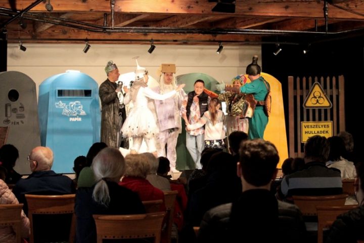 MAGTÁR MAJÁLIS a Veszprémi Petőfi Színháztól