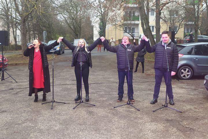 „Idősek otthonainak lakói kérték, mi teljesítjük!” kezdeményezés a Veszprémi Petőfi Színháztól