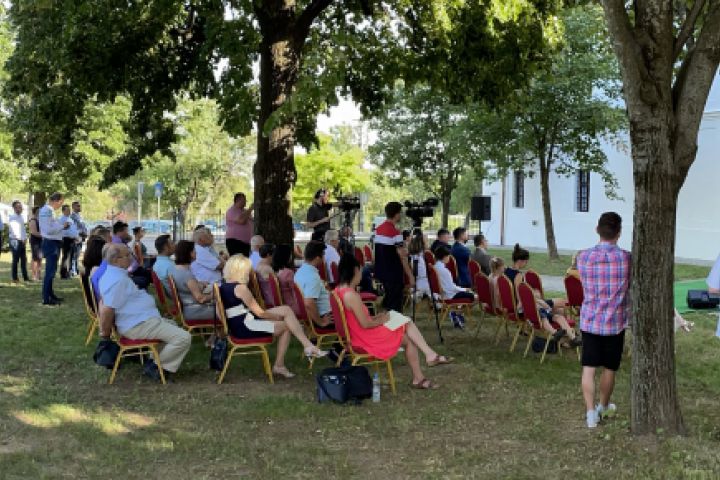 A Veszprémi Petőfi Színház Balatonalmádiban!