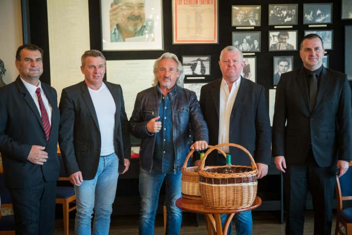 Ezekkel a darabokkal indul újra az élet a Hevesi Sándor Színházban