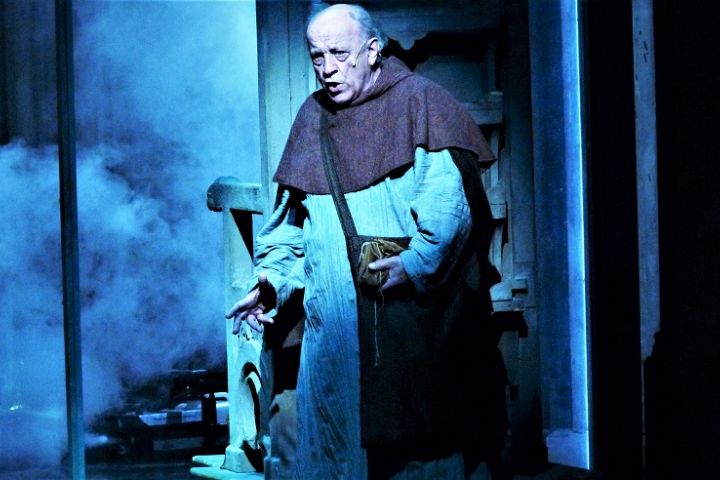 Kováts Kolos, a legenda Tiborcként a színpadon 2021-ben a Bánk bánban a fertőrákosi barlangszínházban