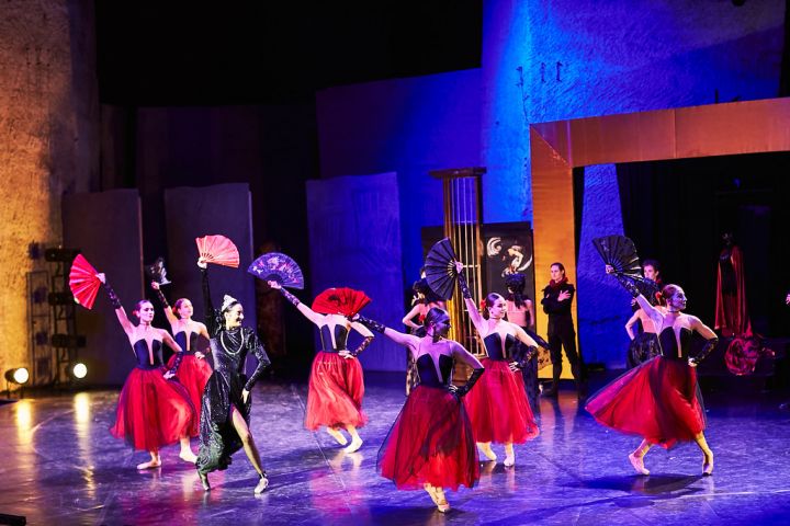 Farinelli: The show must go on