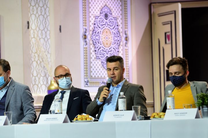 Kedden sajtótájékoztatót tartottunk!