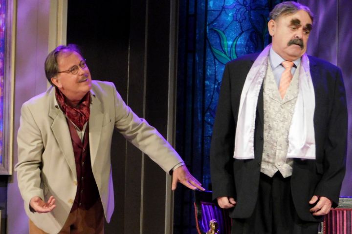 Egy csók és más semmi operett a Veszprémi Petőfi Színház színpadán