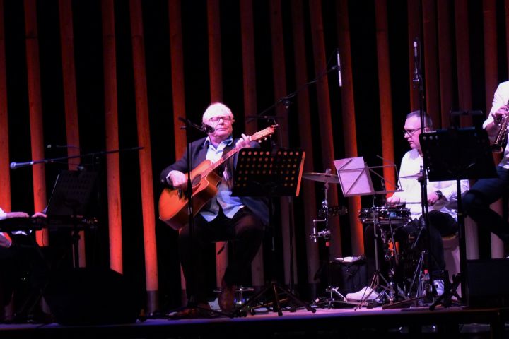 Fergeteges Tücsöklakodalom