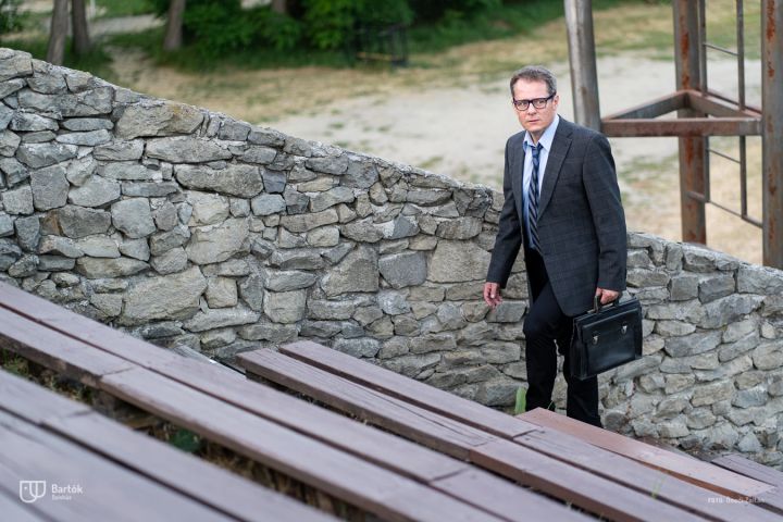 A nyári fesztiválmeghívások sorát a Szentendrei Skanzenben kezdte a Bartók Kamaraszínház