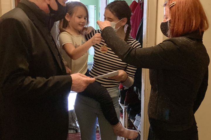 „Jót tenni jó Veszprémben!”: Angyalbérlettel leptünk meg három veszprémi családot