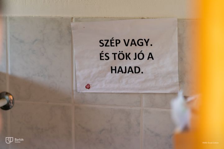 A nyári fesztiválmeghívások sorát a Szentendrei Skanzenben kezdte a Bartók Kamaraszínház