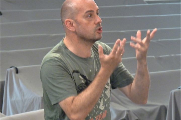 A történetben, a lelkekben is evezz a mélyre!