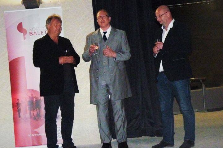 Farinelli: The show must go on