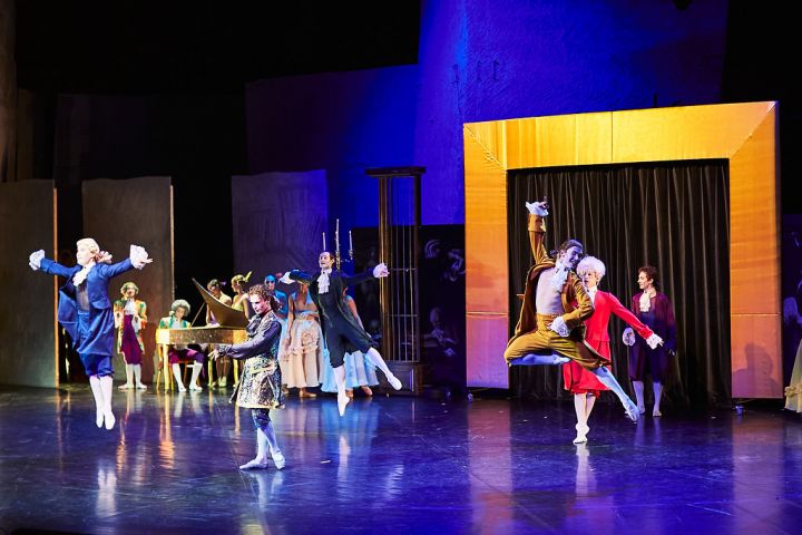 Farinelli: The show must go on