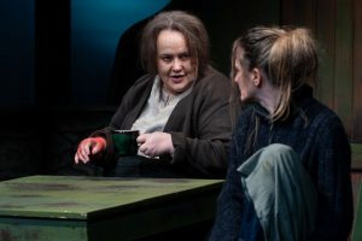 „Leenane szépe búcsúzik” - A dunaújvárosi Bartók Színház előadásáról