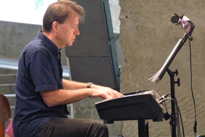 Oberfrank Péter szerint Ábrahám Pál dalai műfajt megújítóan élnek ma is