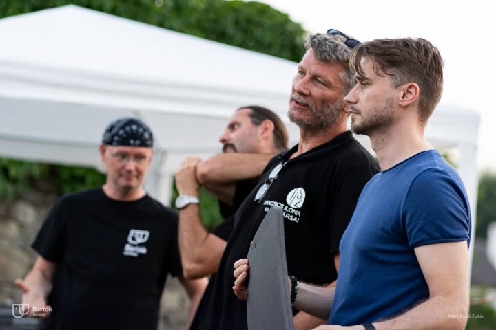 A nyári fesztiválmeghívások sorát a Szentendrei Skanzenben kezdte a Bartók Kamaraszínház