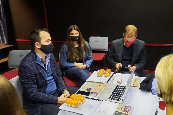 Az Énekes madár dalolni készül