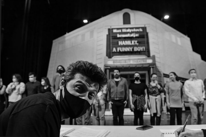 Nem áll le az élet Miskolcon! – a teátrum újabb két próbafolyamatba  kezdett