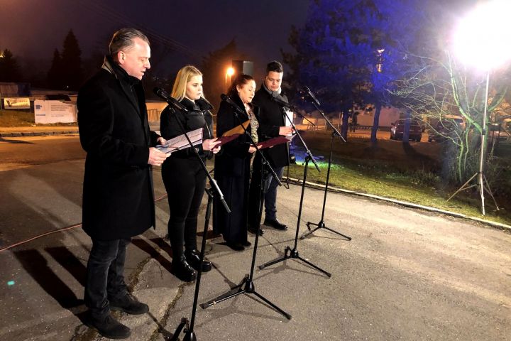 „Idősek otthonainak lakói kérték, mi teljesítjük!” kezdeményezés a Veszprémi Petőfi Színháztól