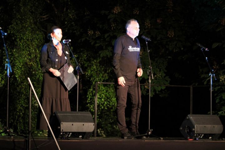 Lélekemelő, fergeteges Bérletek Éjszakája a Veszprémi Petőfi Színház előtti téren!