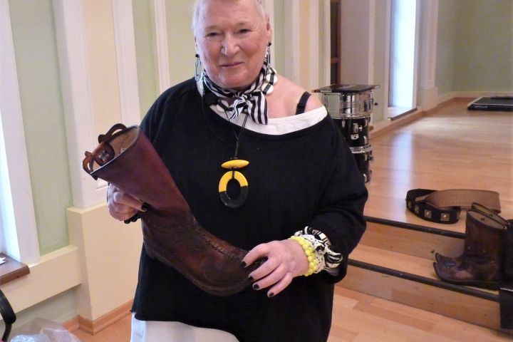 István király színre lép