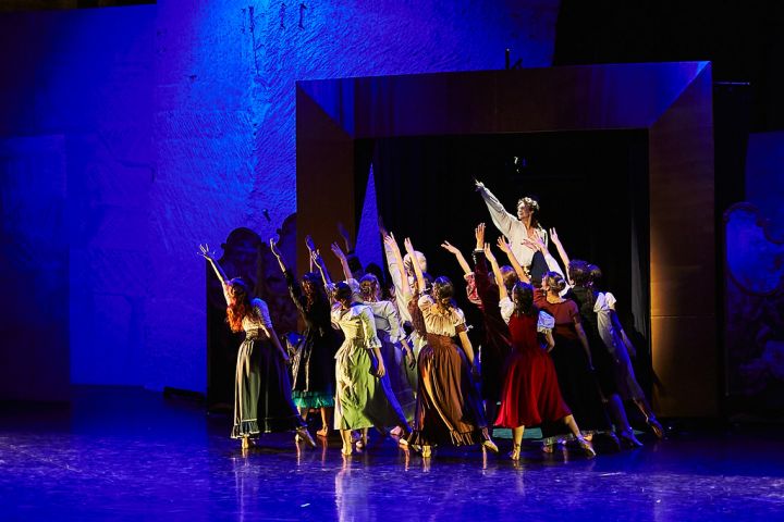 Farinelli: The show must go on