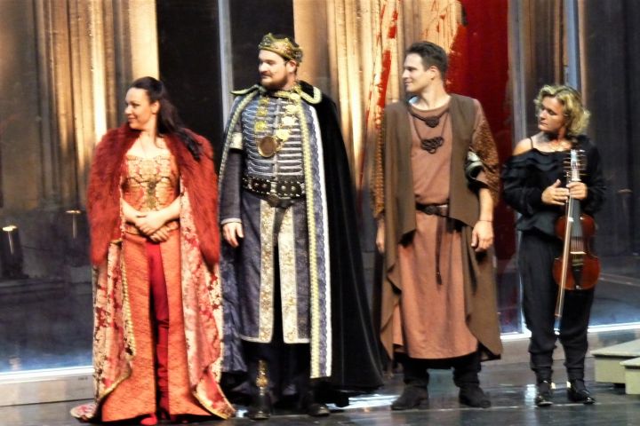 Barlangrekord Bánk bánnal