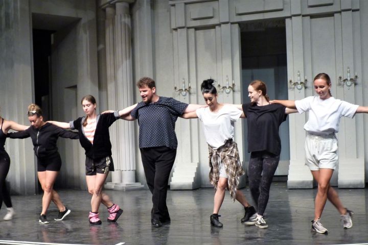 Táncos akcióban Musztafa bej, azaz Peller Károly