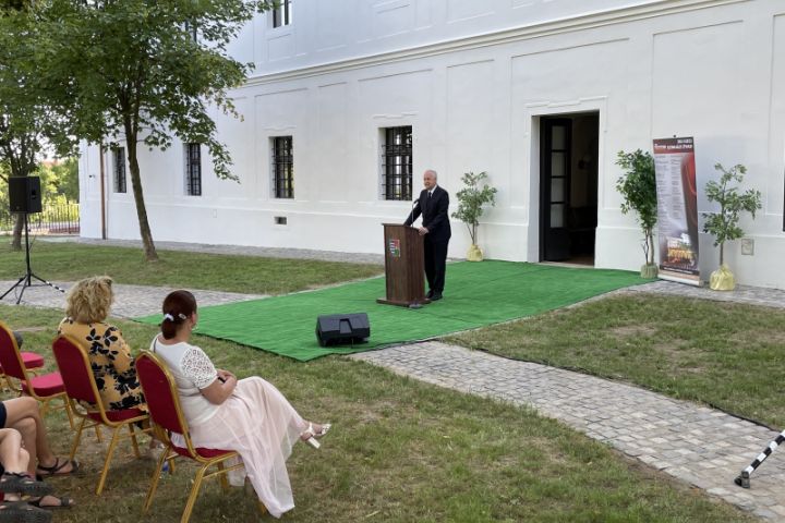 A Veszprémi Petőfi Színház Balatonalmádiban!