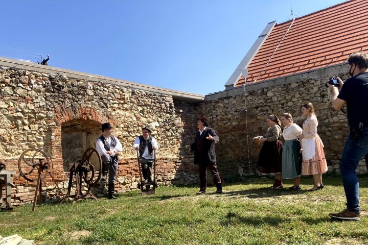 Hogy is volt? Húsvéti múltidézés a Veszprémi Petőfi Színházzal