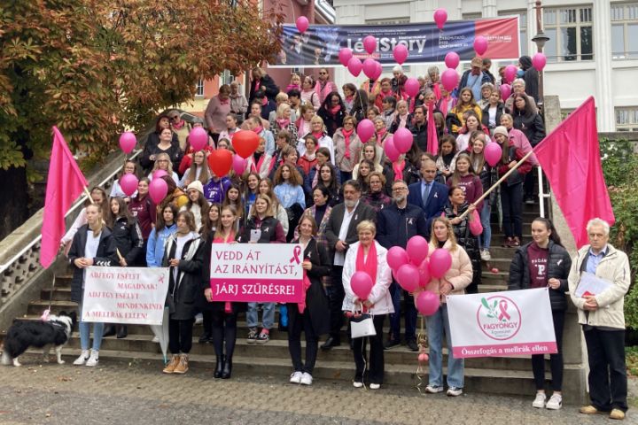 Rózsaszínbe borult egész Veszprém a Mellrák Elleni Küzdelem Világnapja alkalmából!