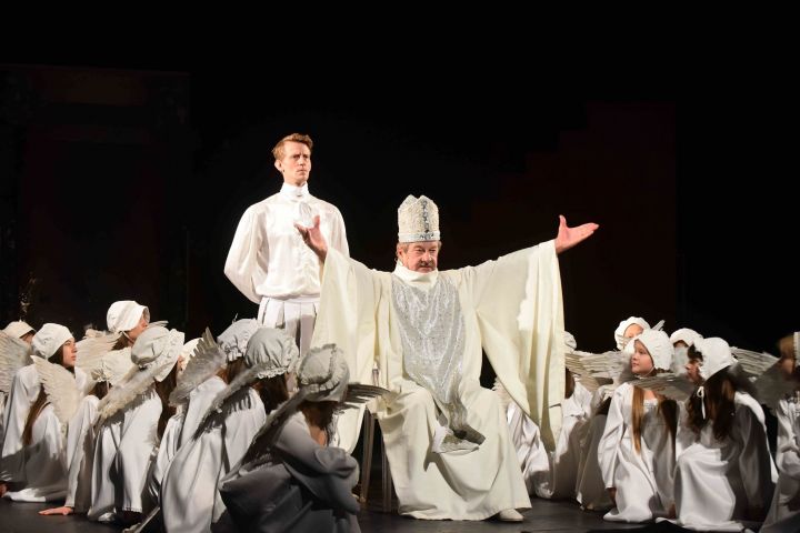 Két hivatás szolgálatában