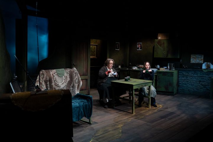„Leenane szépe búcsúzik” - A dunaújvárosi Bartók Színház előadásáról