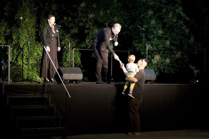 Lélekemelő, fergeteges Bérletek Éjszakája a Veszprémi Petőfi Színház előtti téren!