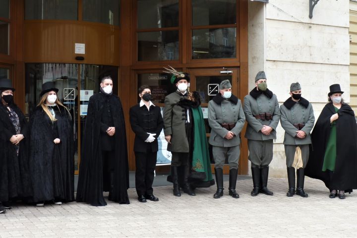 Költészet napi szellemidézés